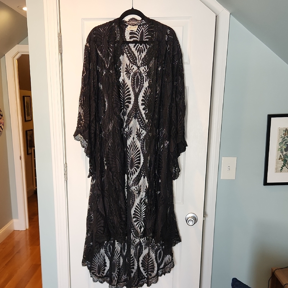 Joyfolie Black and White Lace Kimono
